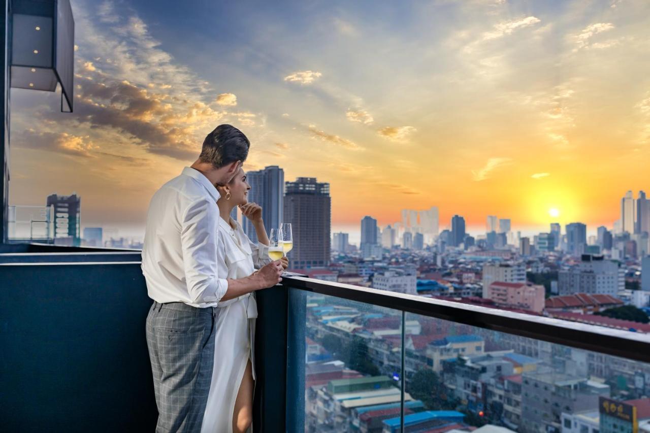 Luxcity Hotel & Apartment Phnom Penh Esterno foto