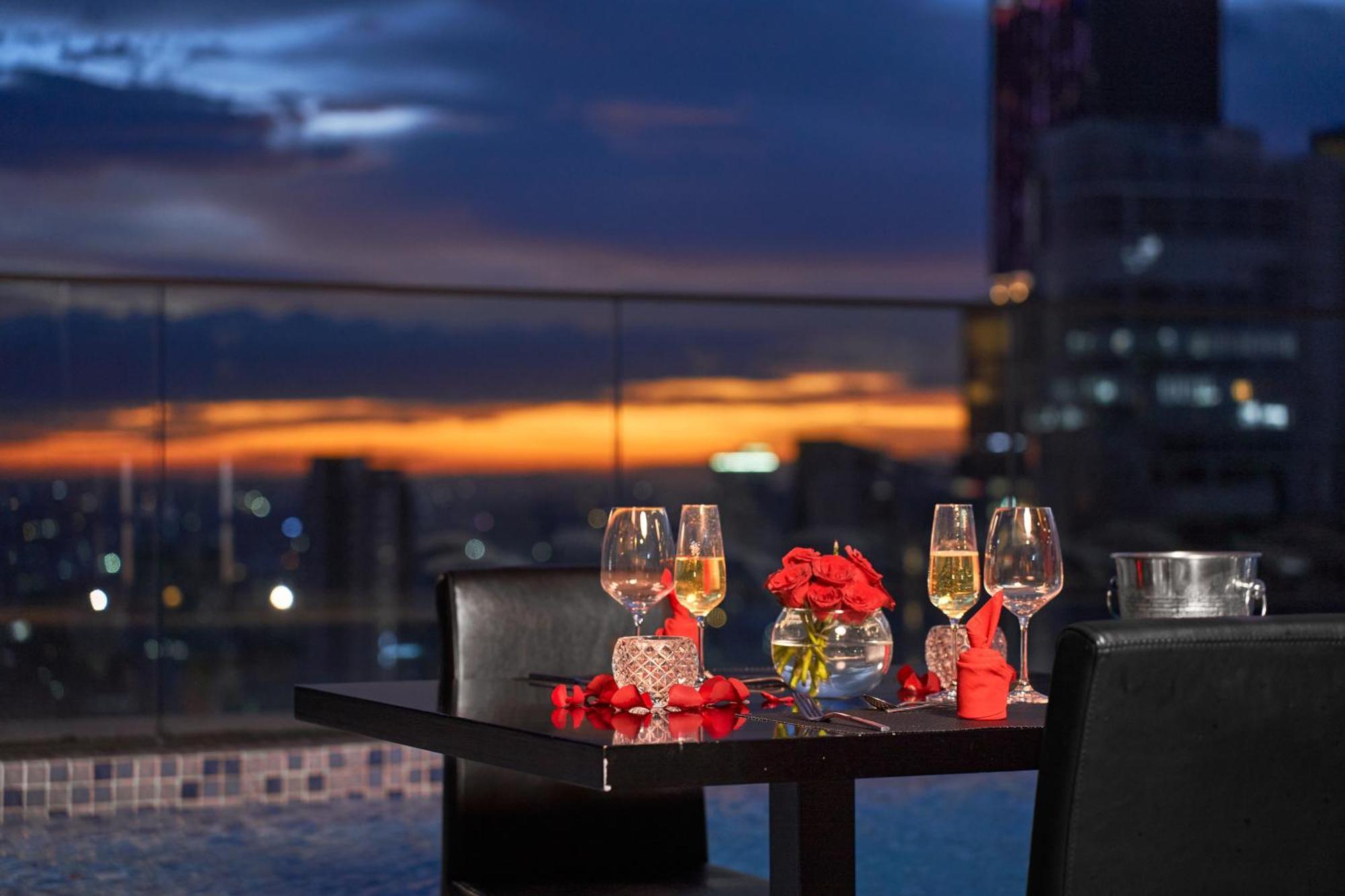 Luxcity Hotel & Apartment Phnom Penh Esterno foto