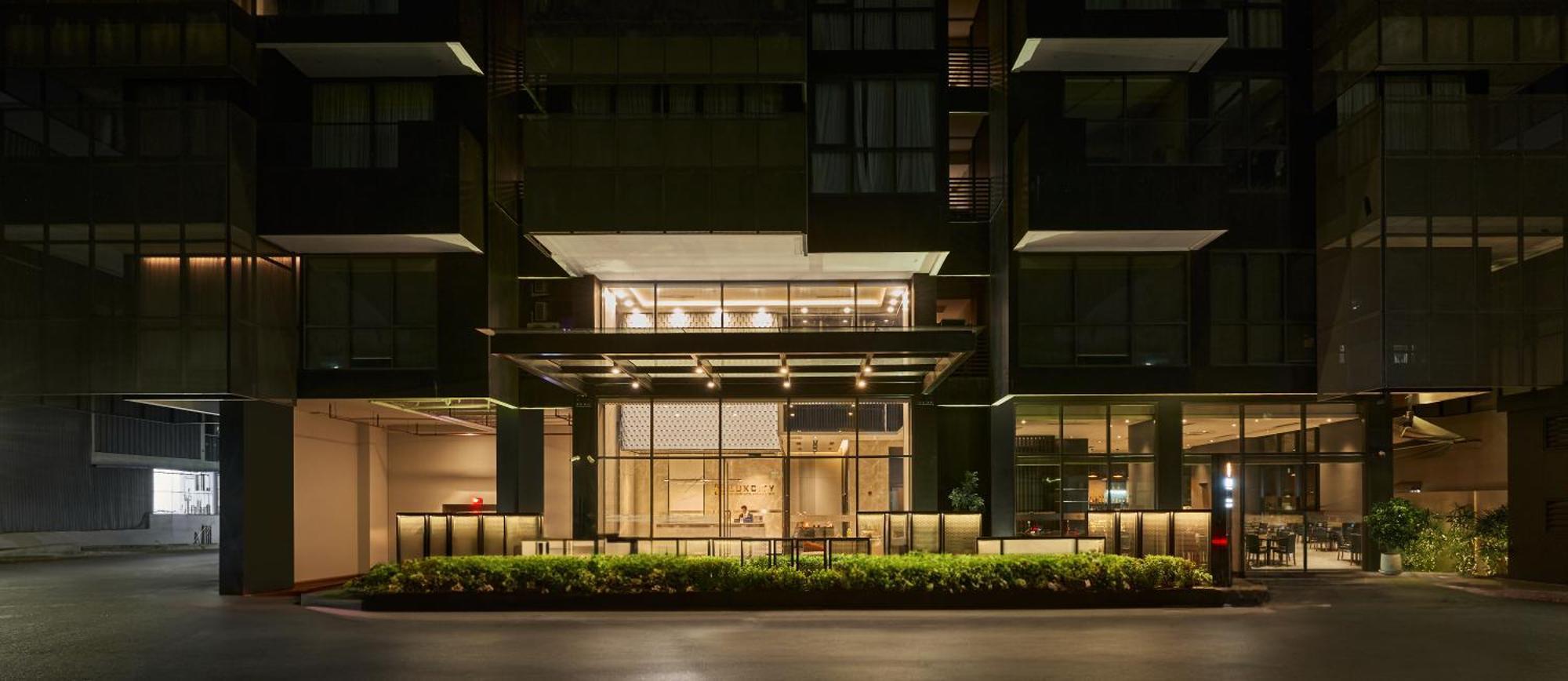 Luxcity Hotel & Apartment Phnom Penh Esterno foto