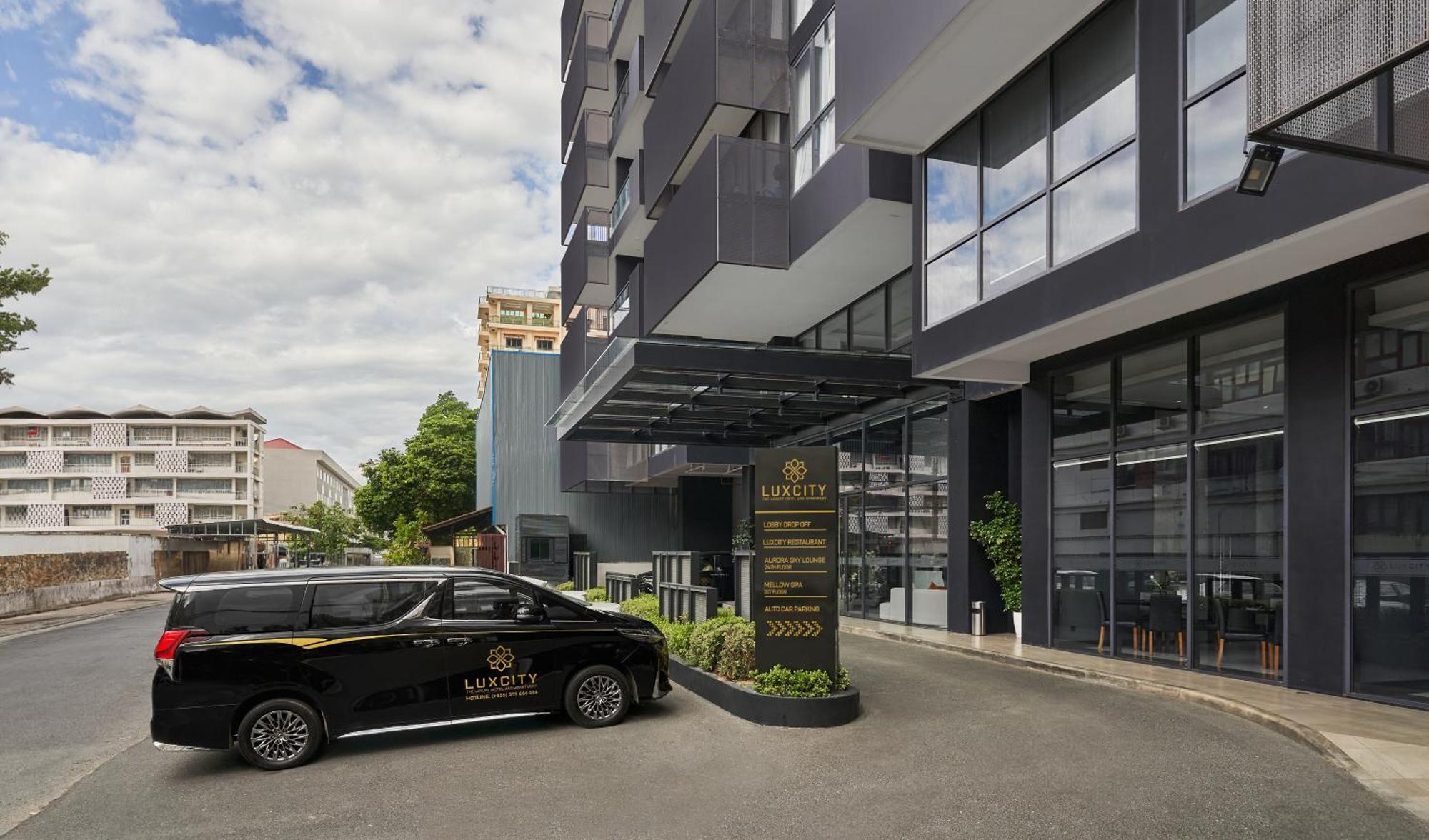 Luxcity Hotel & Apartment Phnom Penh Esterno foto