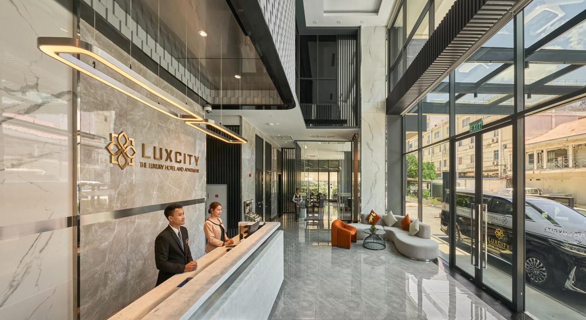 Luxcity Hotel & Apartment Phnom Penh Esterno foto