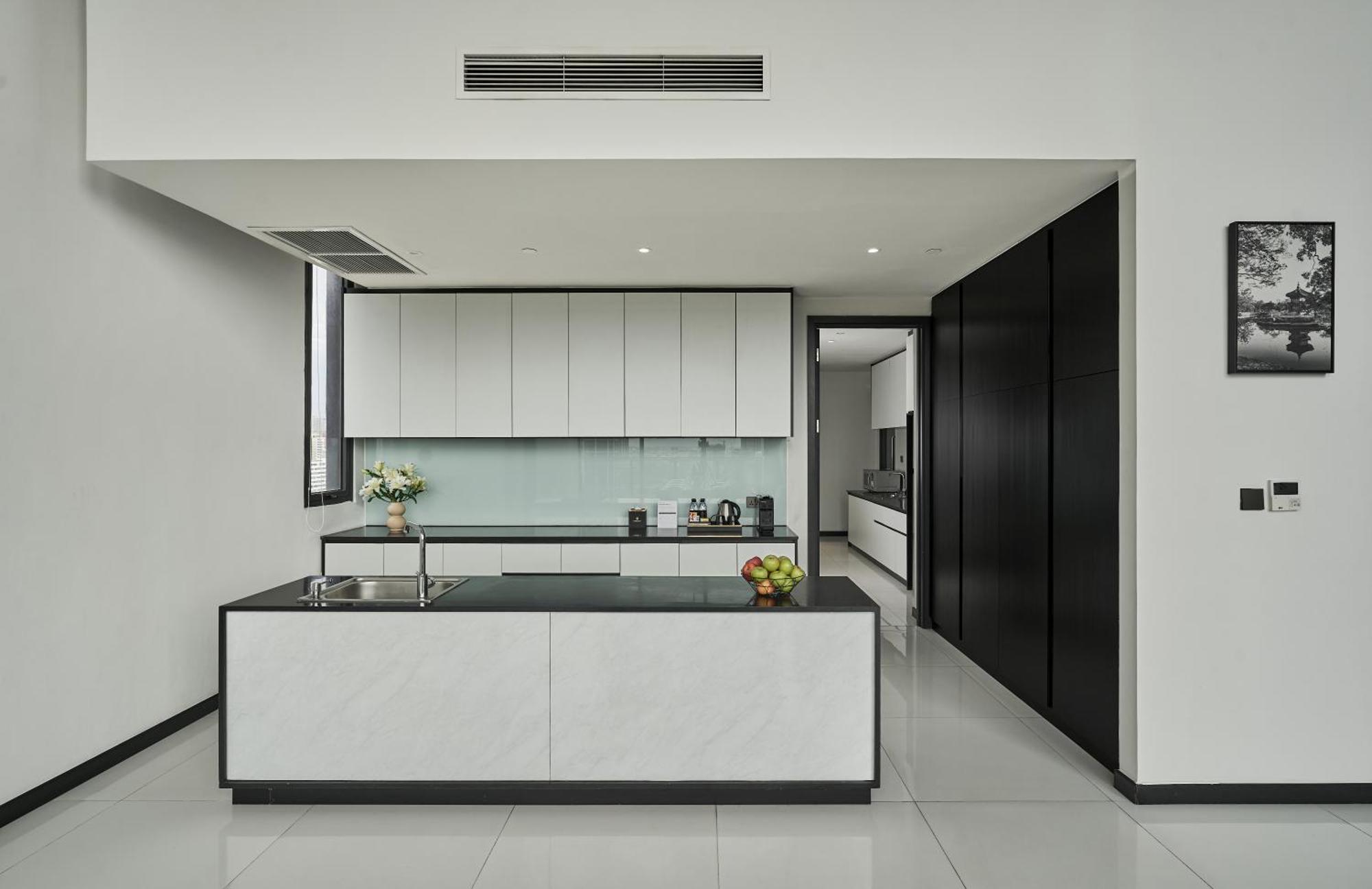 Luxcity Hotel & Apartment Phnom Penh Esterno foto
