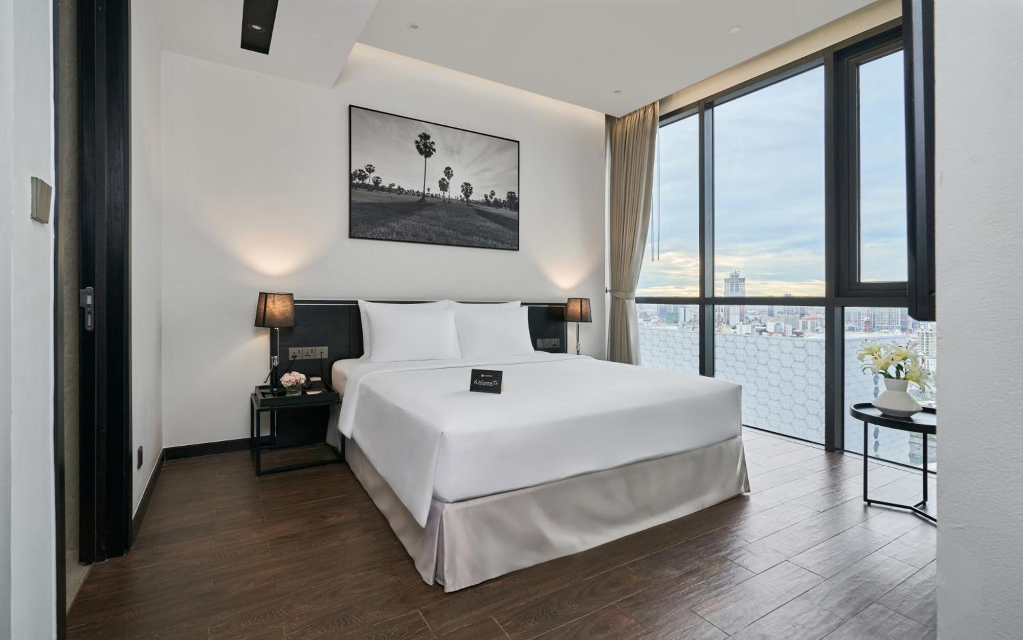 Luxcity Hotel & Apartment Phnom Penh Esterno foto