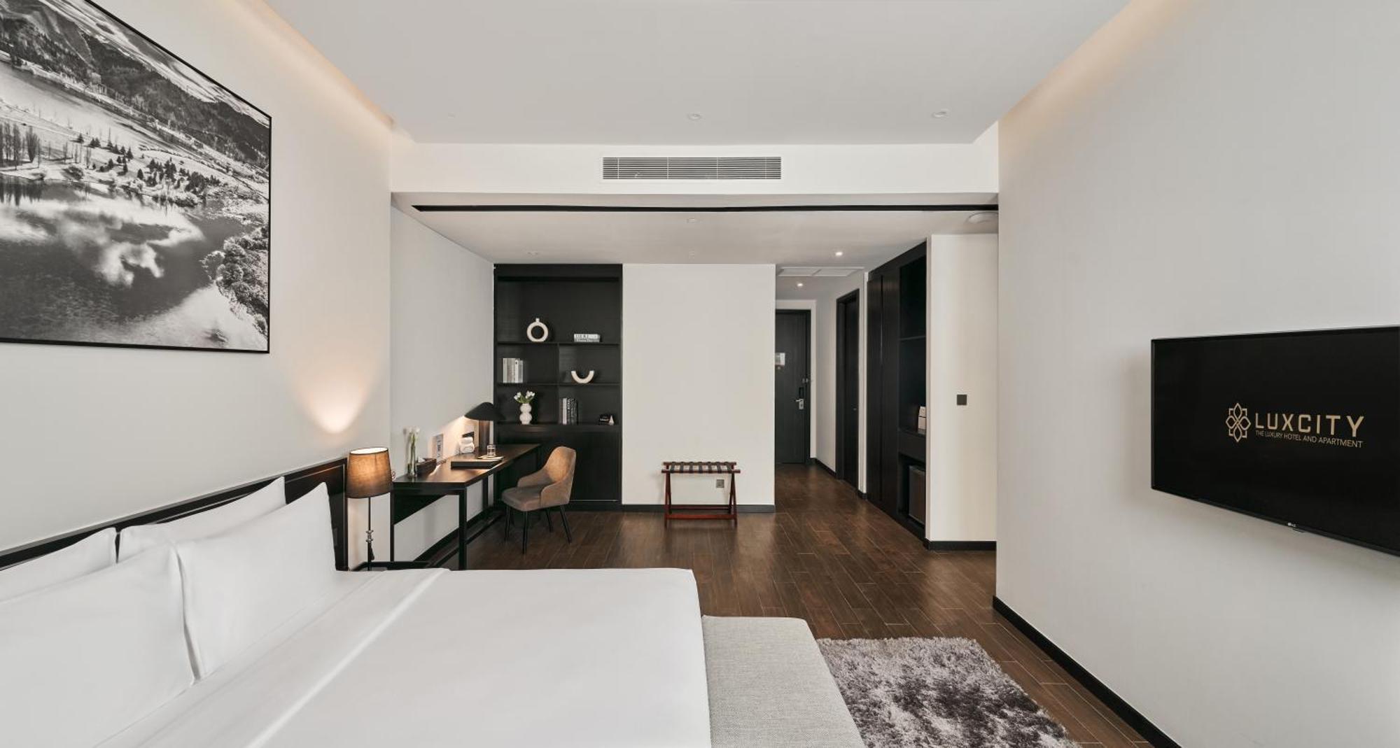 Luxcity Hotel & Apartment Phnom Penh Esterno foto