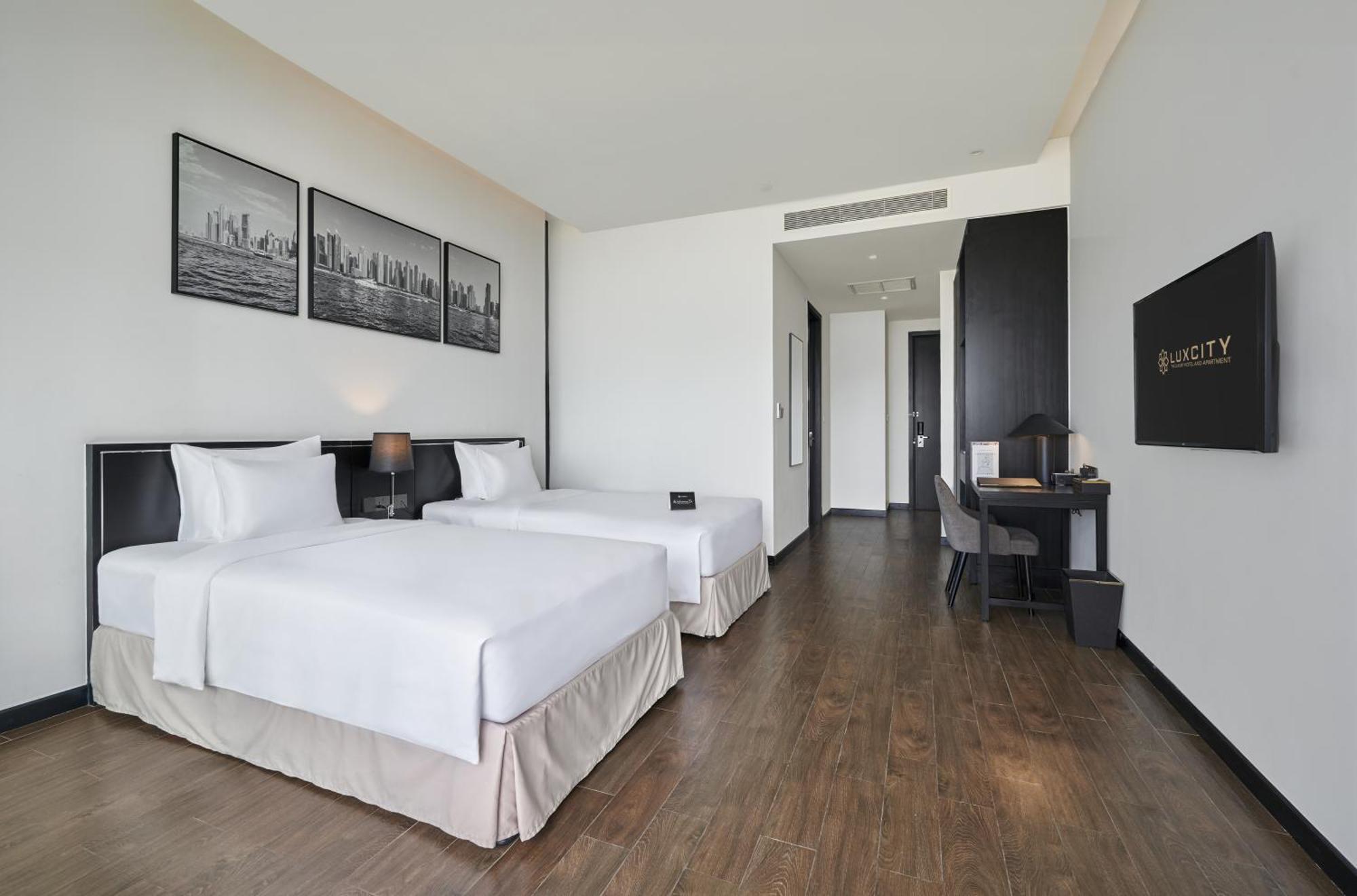 Luxcity Hotel & Apartment Phnom Penh Esterno foto