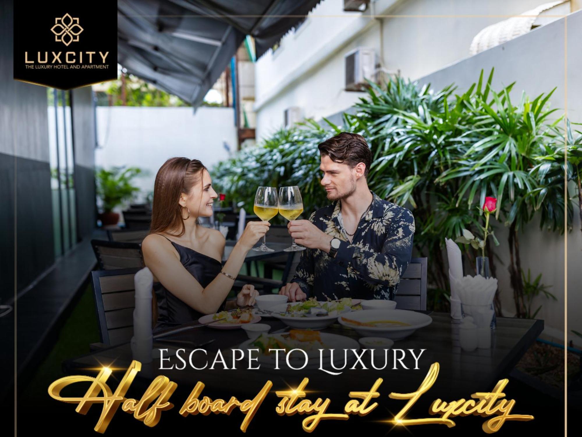 Luxcity Hotel & Apartment Phnom Penh Esterno foto