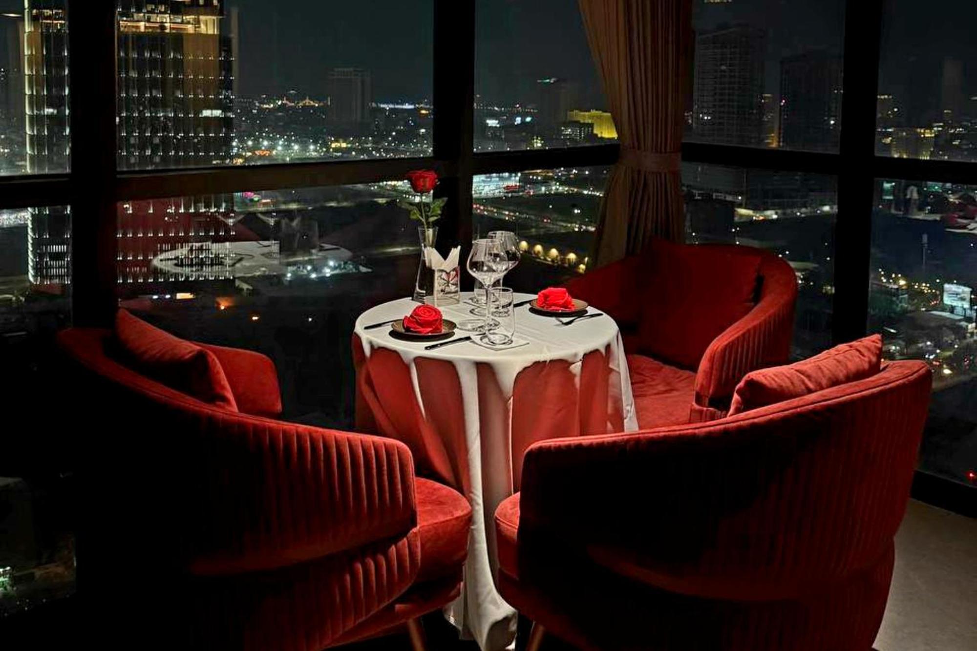 Luxcity Hotel & Apartment Phnom Penh Esterno foto